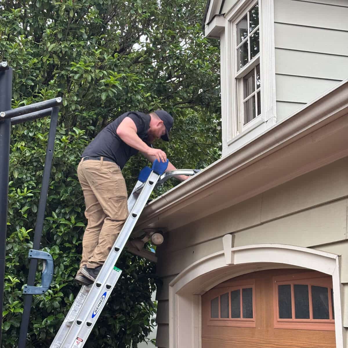 Gutter Cleaning 1 Gutter Cleaning