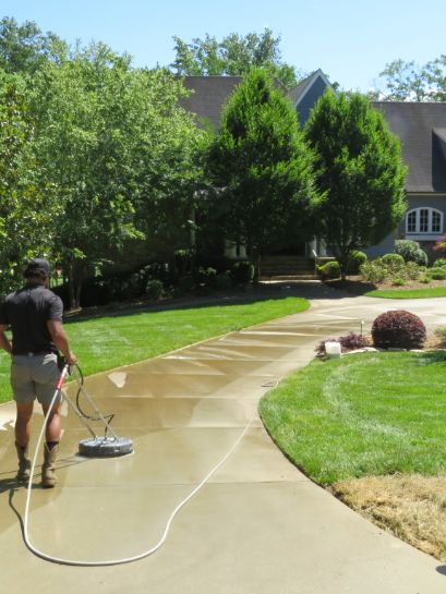 Pressure wash deck and walkways Woodford Green